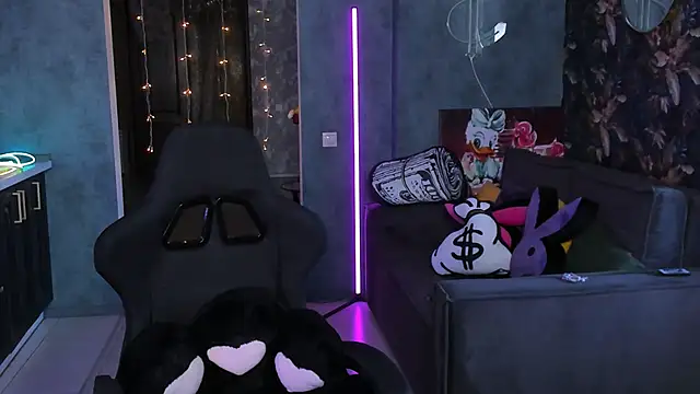 Blckmirrorr online show from April 2026 08:51:01 AM