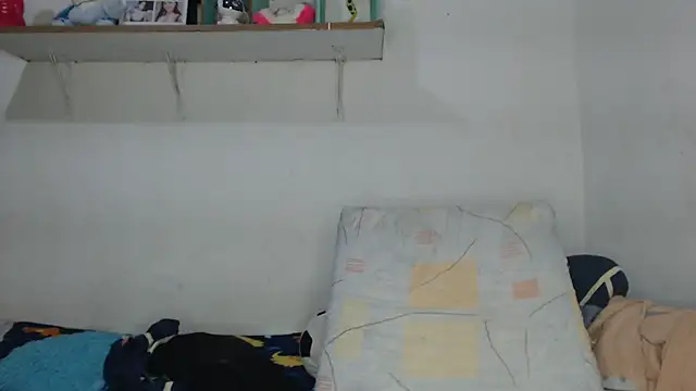 Snapshot of Lesliemilk5 chatting on February 2026 01:12:01 AM Lesliemilk5 online show from February 2026 01:12:01 AM