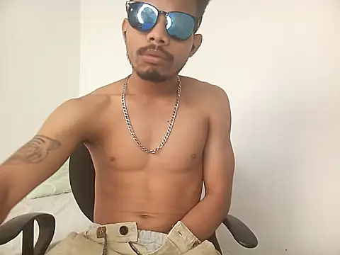 Snapshot of danidiazto2023 chatting on March 2025 09:05:02 PM danidiazto2023 online show from March 2025 09:05:02 PM