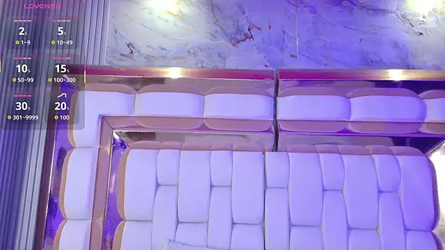 valkiria moore online show from January 2026 08:03:01 PM