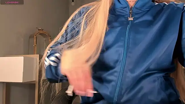 Snapshot of SophiePalmer chatting on December 2025 11:16:02 AM SophiePalmer online show from December 2025 11:16:02 AM