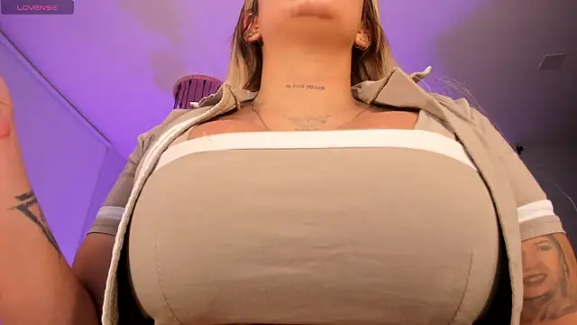 Snapshot of SophiePalmer chatting on February 2026 10:58:01 AM SophiePalmer online show from February 2026 10:58:01 AM