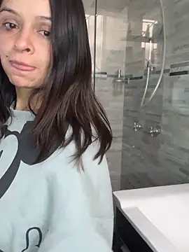 Selena G69 online show from December 2025 05:31:02 PM