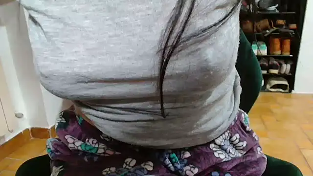 patatinahot87 online show from January 2026 04:56:01 PM