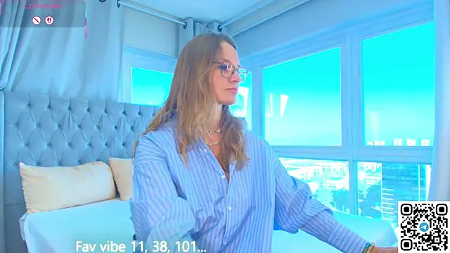 Snapshot of Milf_Tea chatting on May 2026 11:26:02 AM Milf Tea online show from May 2026 11:26:02 AM