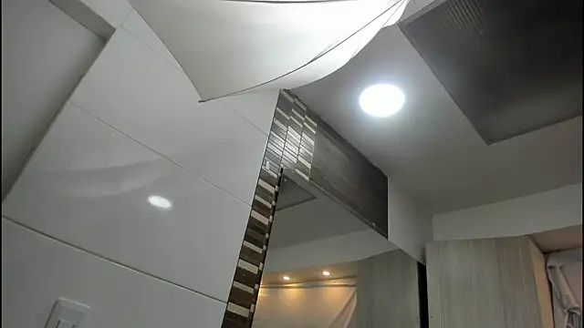 Mhelanny2 online show from November 2025 05:49:01 PM