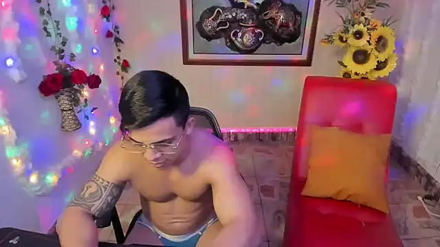 TheMuscularVenezuelanMan online show from March 2025 08:27:02 PM