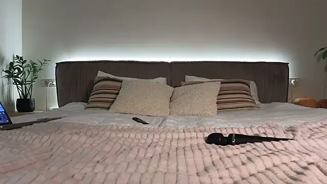 PassionAnn online show from October 2025 07:01:02 PM