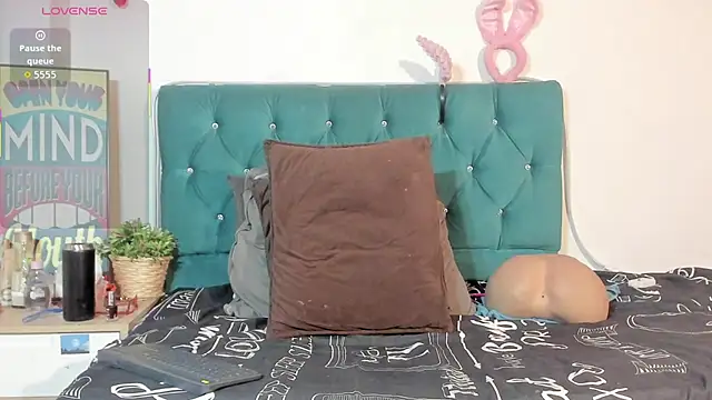 Snapshot of StefanyMiler chatting on May 2026 07:00:02 PM StefanyMiler online show from May 2026 07:00:02 PM