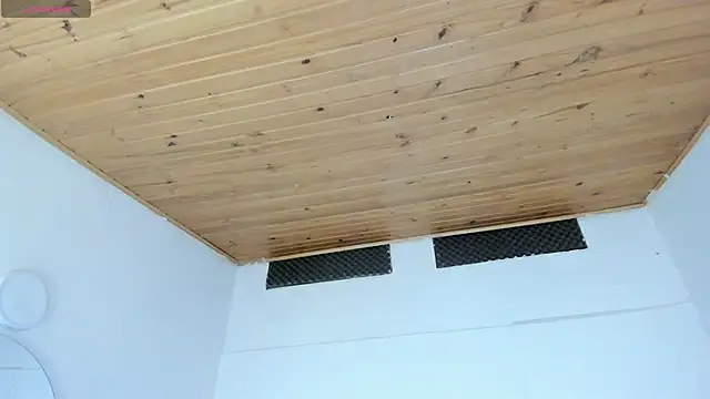 cristal  hot 1 online show from February 2025 04:03:01 AM