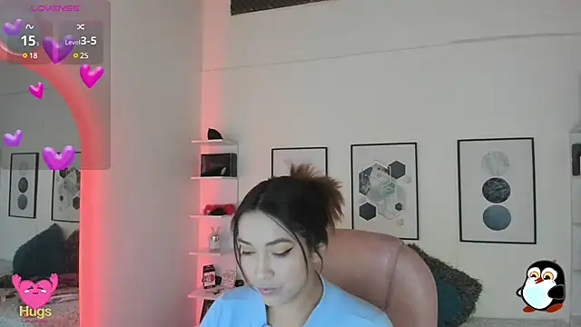 cristal  hot 1 online show from February 2025 04:09:02 AM