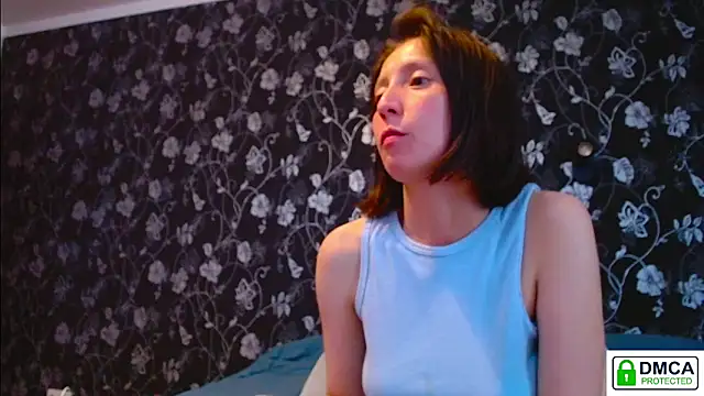 Snapshot of Sophi_Cute chatting on June 2026 03:17:01 PM Sophi Cute online show from June 2026 03:17:01 PM