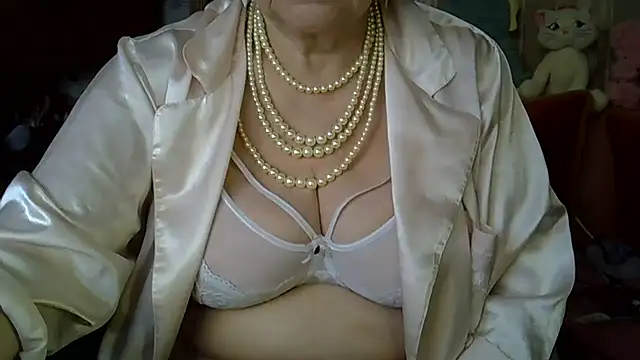 Snapshot of SweetCherry27 chatting on March 2026 05:44:01 AM SweetCherry27 online show from March 2026 05:44:01 AM