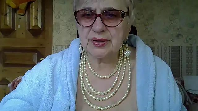 Snapshot of SweetCherry27 chatting on April 2026 04:08:01 PM SweetCherry27 online show from April 2026 04:08:01 PM