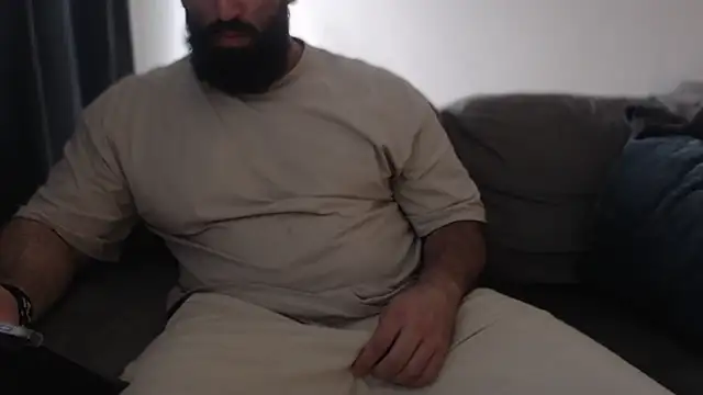 hugemachohandsome online show from December 2025 11:37:01 AM