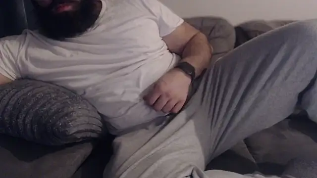 hugemachohandsome online show from January 2026 11:25:01 PM