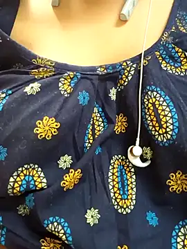 Snapshot of Sophiaboudi chatting on February 2025 05:53:02 PM Sophiaboudi online show from February 2025 05:53:02 PM