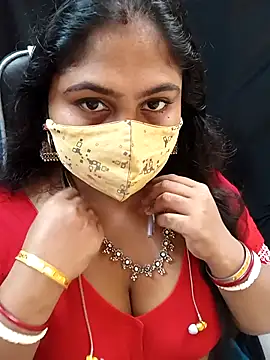 Snapshot of Sophiaboudi chatting on October 2025 06:05:02 PM Sophiaboudi online show from October 2025 06:05:02 PM