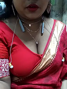 Snapshot of Sophiaboudi chatting on November 2025 05:42:01 PM Sophiaboudi online show from November 2025 05:42:01 PM