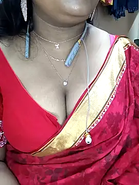 Snapshot of Sophiaboudi chatting on November 2025 03:17:02 PM Sophiaboudi online show from November 2025 03:17:02 PM