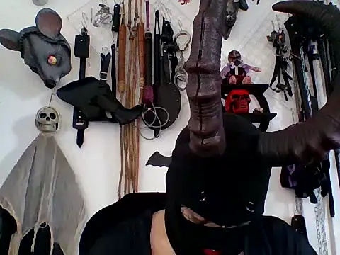 FeticheMacabre online show from May 2026 04:00:01 PM