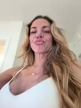 Snapshot of MessyNastyQueen chatting on February 2025 12:30:01 AM MessyNastyQueen online show from February 2025 12:30:01 AM
