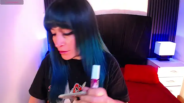 alicia moom online show from January 2026 08:33:01 PM