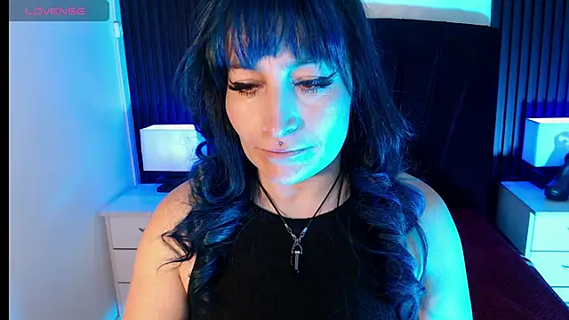 alicia moom online show from July 2026 07:38:01 PM