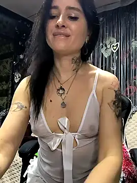 KikiXRed online show from January 2025 05:18:01 PM