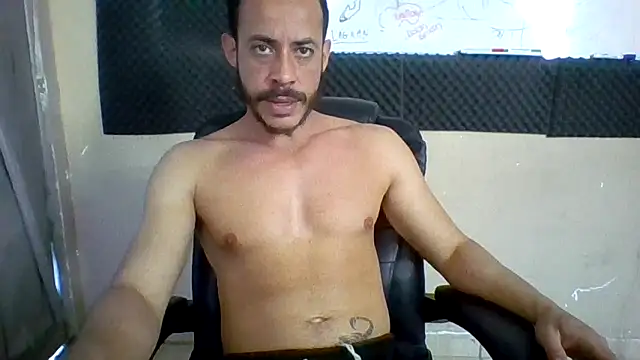 Snapshot of MachoScorpionCaralho chatting on September 2025 12:49:01 PM MachoScorpionCaralho online show from September 2025 12:49:01 PM