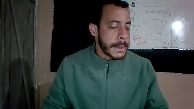 Snapshot of MachoScorpionCaralho chatting on September 2025 11:43:01 AM MachoScorpionCaralho online show from September 2025 11:43:01 AM