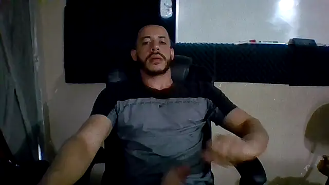 Snapshot of MachoScorpionCaralho chatting on September 2025 10:27:01 AM MachoScorpionCaralho online show from September 2025 10:27:01 AM