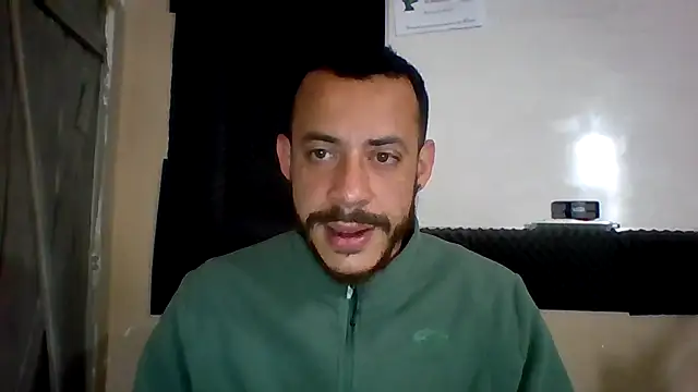 Snapshot of MachoScorpionCaralho chatting on September 2025 12:43:02 PM MachoScorpionCaralho online show from September 2025 12:43:02 PM