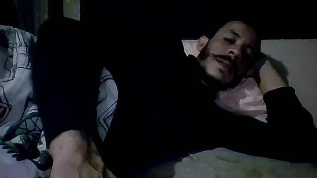 Snapshot of MachoScorpionCaralho chatting on April 2026 10:18:02 PM MachoScorpionCaralho online show from April 2026 10:18:02 PM
