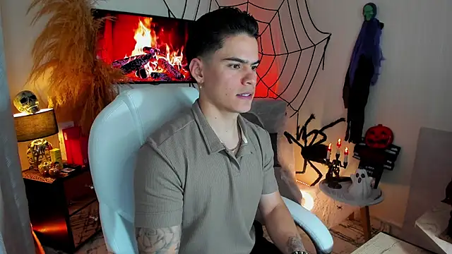 Matias Murrier online show from October 2025 12:02:02 PM