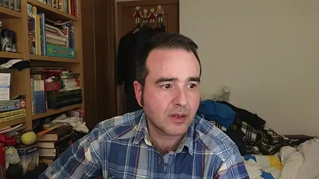 Snapshot of curiosillo83 chatting on April 2026 02:31:01 PM curiosillo83 online show from April 2026 02:31:01 PM
