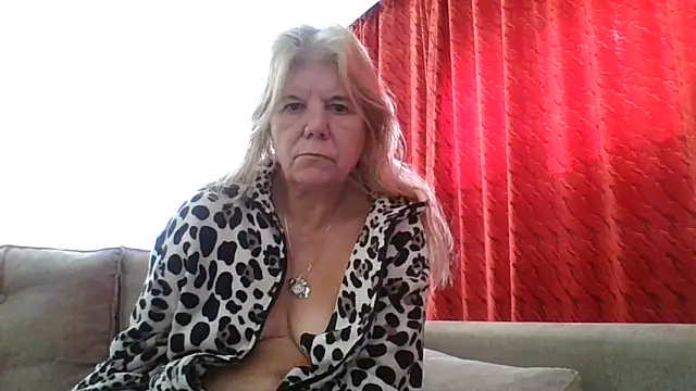 TrustfulVampire1 online show from January 2025 12:15:01 PM