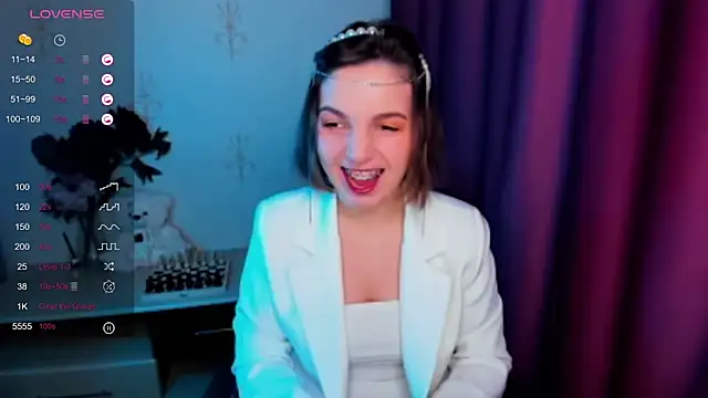 KindHazelHere  online show from December 2025 12:31:02 AM