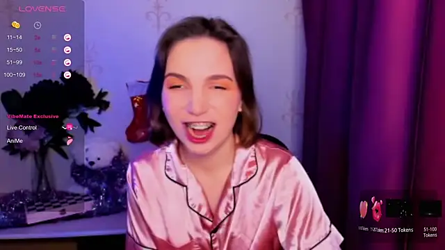 KindHazelHere  online show from December 2025 06:15:01 PM