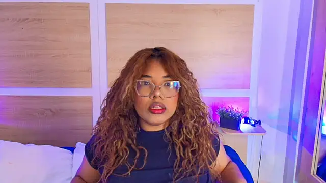 Snapshot of _nickypurple_ chatting on June 2026 02:01:02 PM nickypurple online show from June 2026 02:01:02 PM