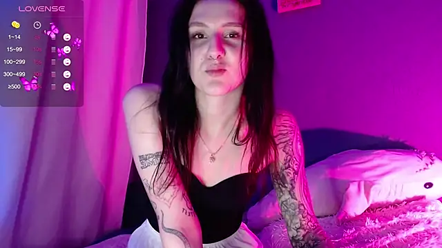 NiaEllis online show from October 2025 05:56:02 PM