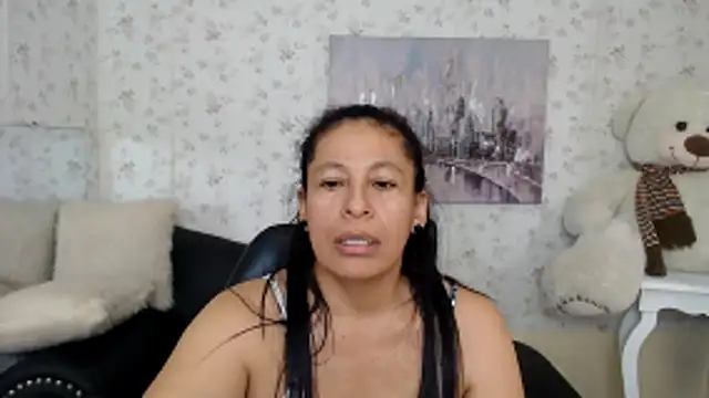 Snapshot of mature_martina chatting on May 2026 01:07:02 PM mature martina online show from May 2026 01:07:02 PM