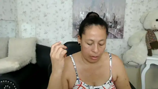 Snapshot of mature_martina chatting on May 2026 06:09:01 PM mature martina online show from May 2026 06:09:01 PM