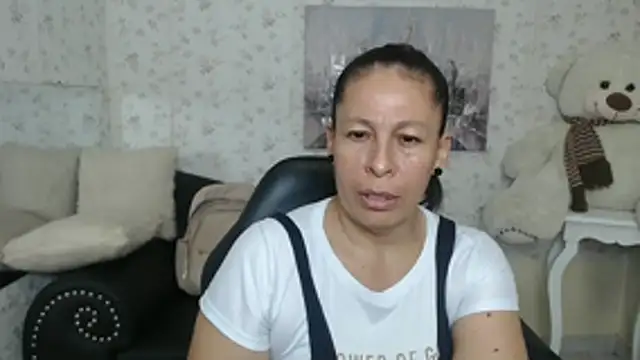 Snapshot of mature_martina chatting on June 2026 10:00:01 PM mature martina online show from June 2026 10:00:01 PM