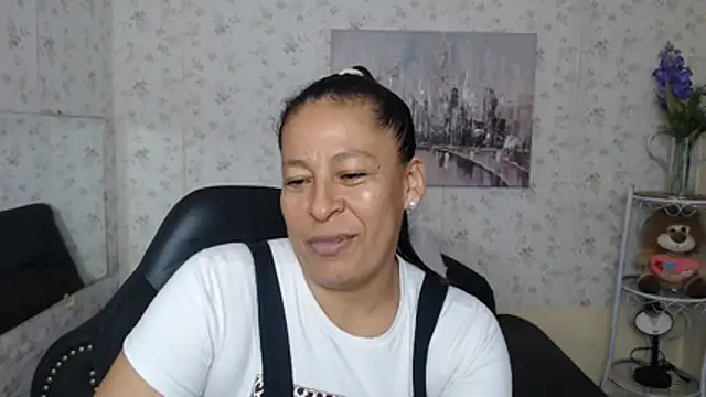 mature martina online show from July 2026 10:00:01 PM
