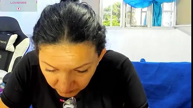Angelblue  online show from May 2026 10:44:02 PM