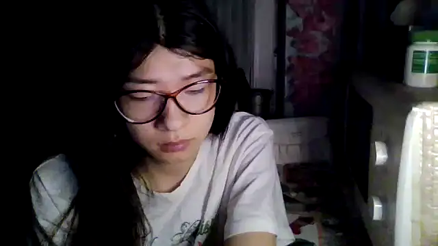 CarlyJoy online show from March 2026 04:43:01 PM