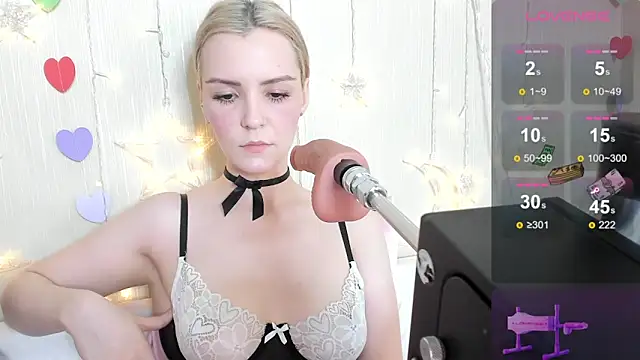 Kaya Devis online show from September 2025 04:46:02 AM