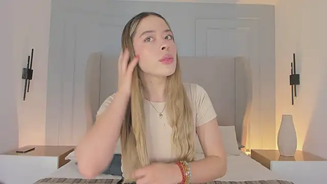 chloe d online show from April 2026 12:10:01 PM