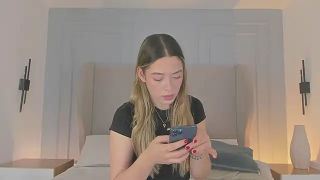 Snapshot of chloe_d chatting on May 2026 01:59:01 PM chloe d online show from May 2026 01:59:01 PM